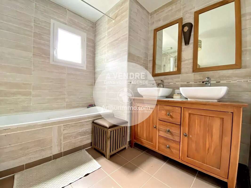 Maison de 2010 de plain-pied, 3 chambres et état irréprochable - photo 5