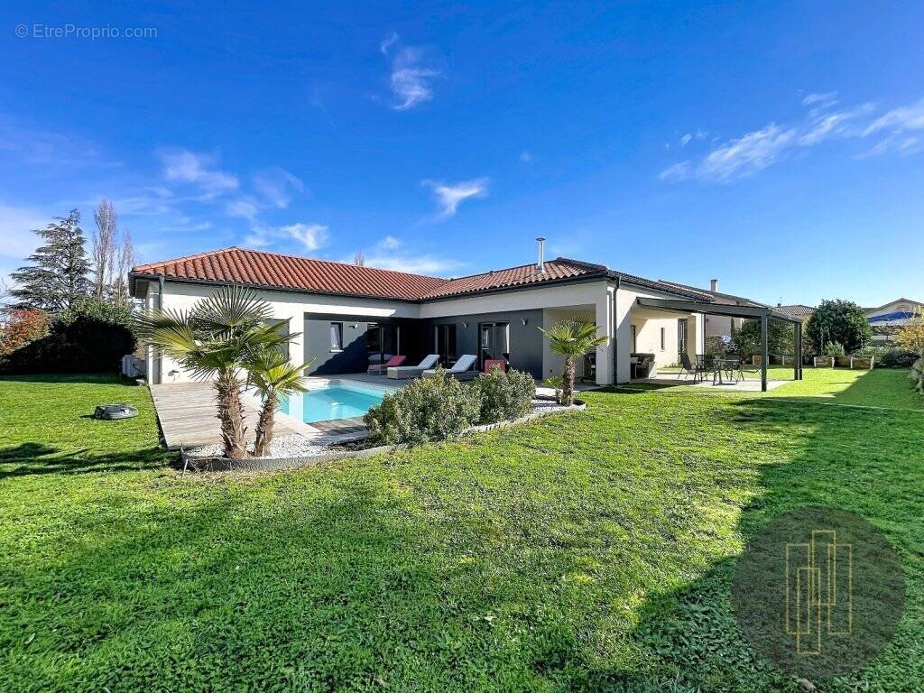 Maison à LACHASSAGNE