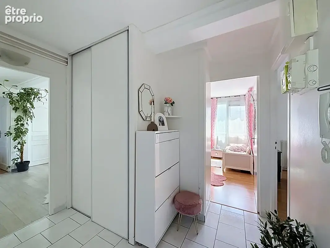 Montreuil, proche gare rer rosny, appartement 5 pièces avec balcons et cave. - photo 6
