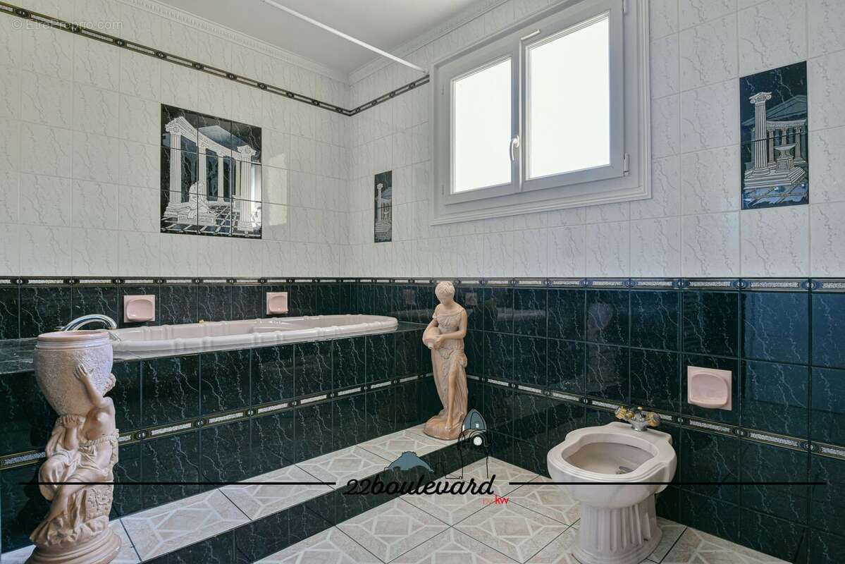 Maison à BONNAC-LA-COTE