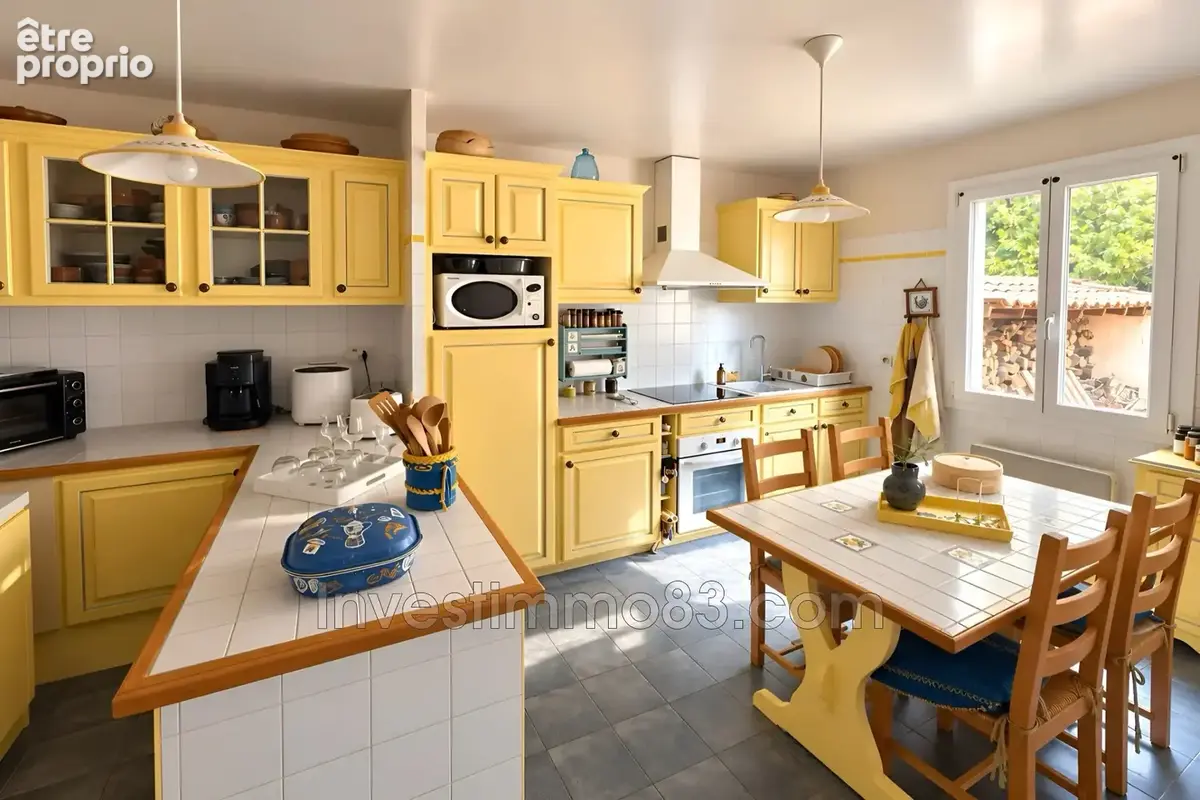 Maison 4 pièces 108 m² à vendre à Saint-Maximin-La-Sainte-Baume (83470) - photo 2