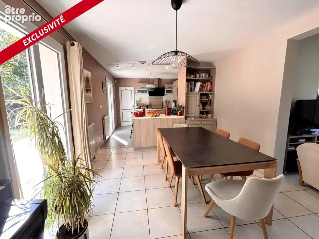 Maison familiale 4 chambres, bureau et jardin clos - photo 8