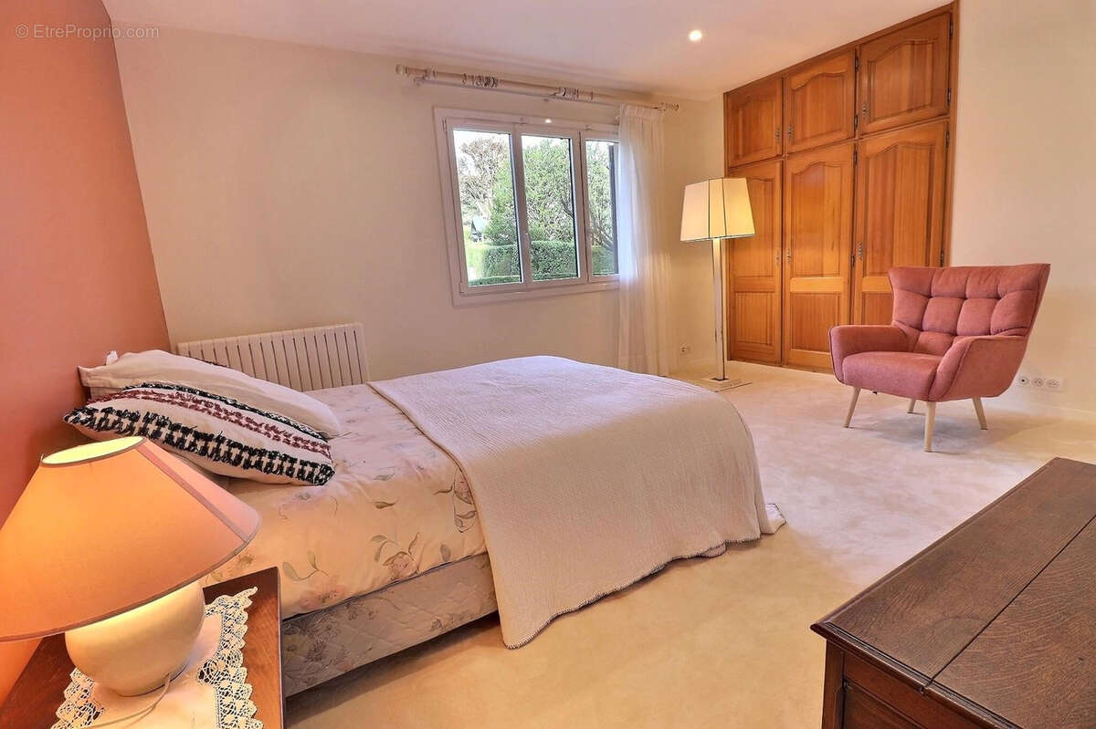 Maison à L'ETANG-LA-VILLE