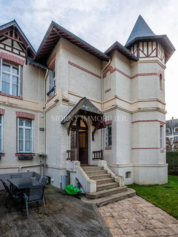 Deauville   triangle d'or   élégante villa de caractère à proximité immédiate de la plage, du casino barrière - photo 19
