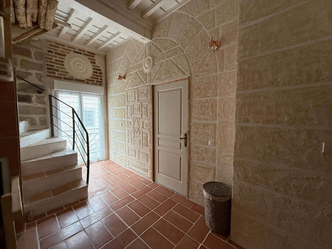Maison à MONTAGNAC