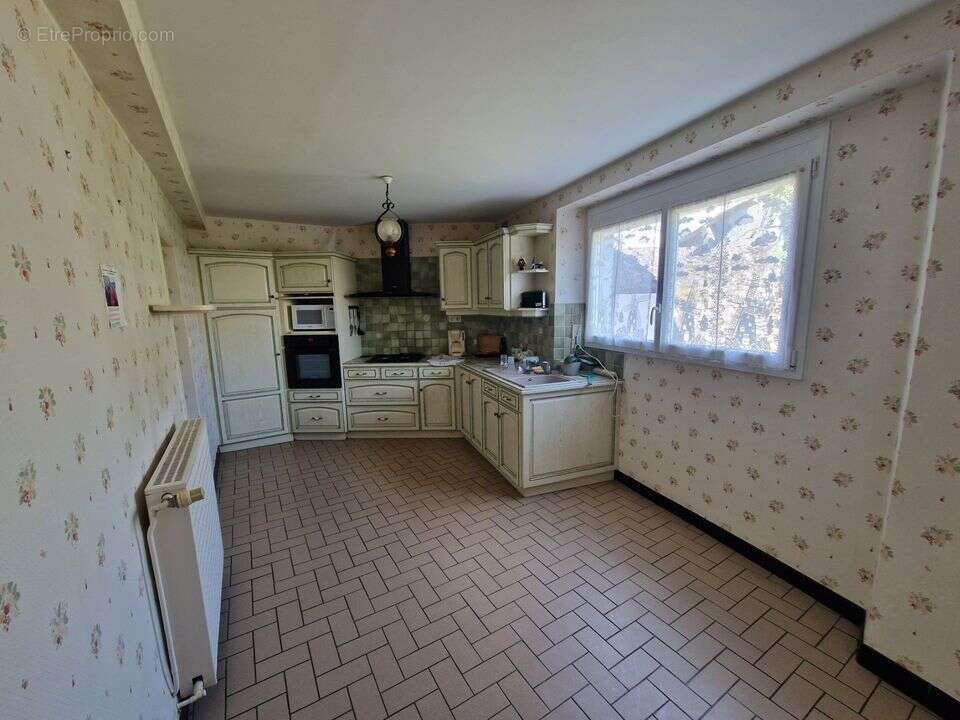 Maison 120 m² à Saint-Laurent-Du-Mottay  - photo 2
