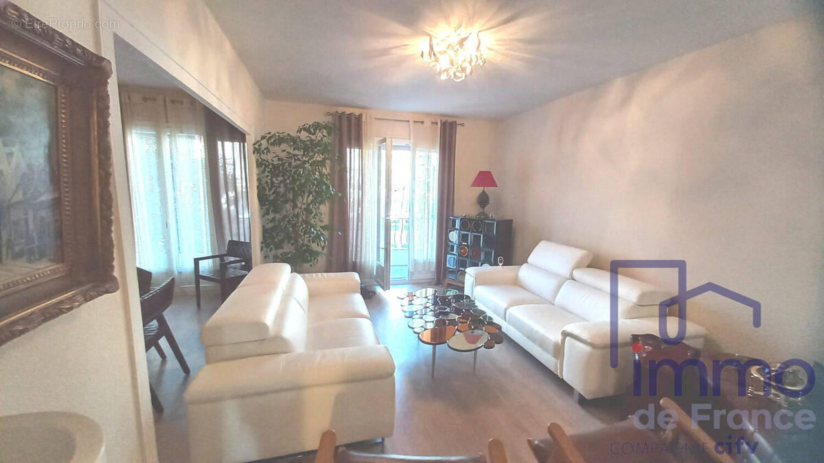 Appartement à SAINT-ETIENNE