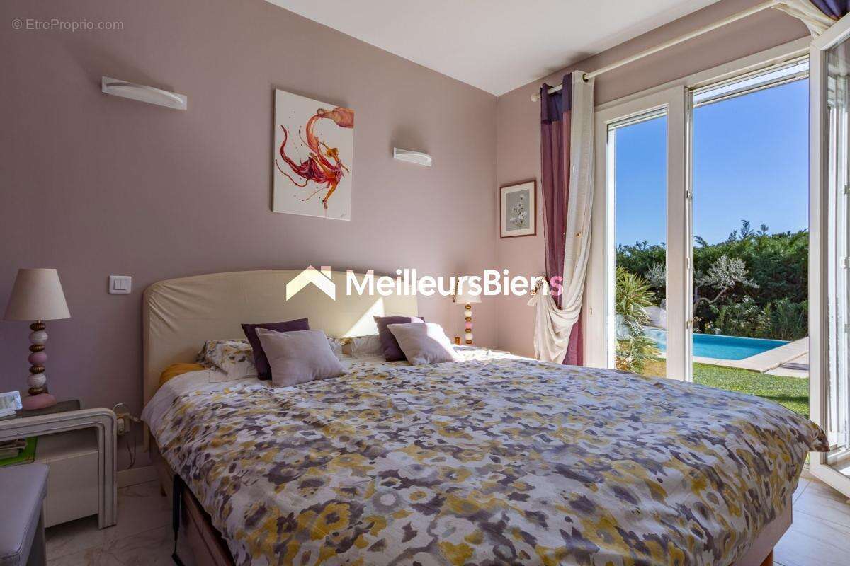 Maison à ROQUEBRUNE-SUR-ARGENS