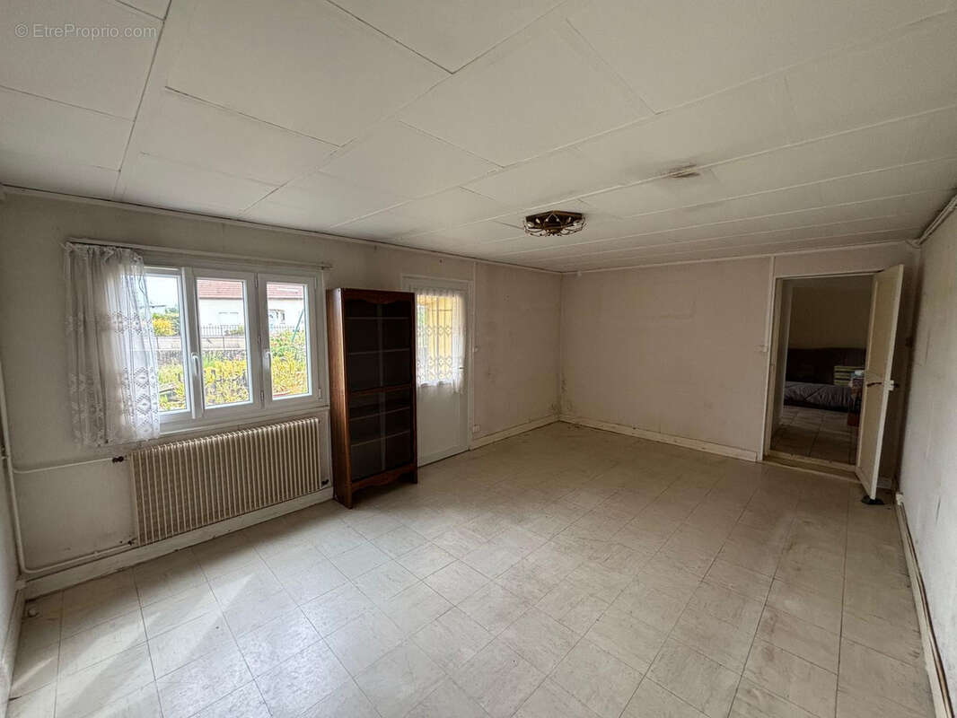 Maison à LA VILLE-AUX-DAMES