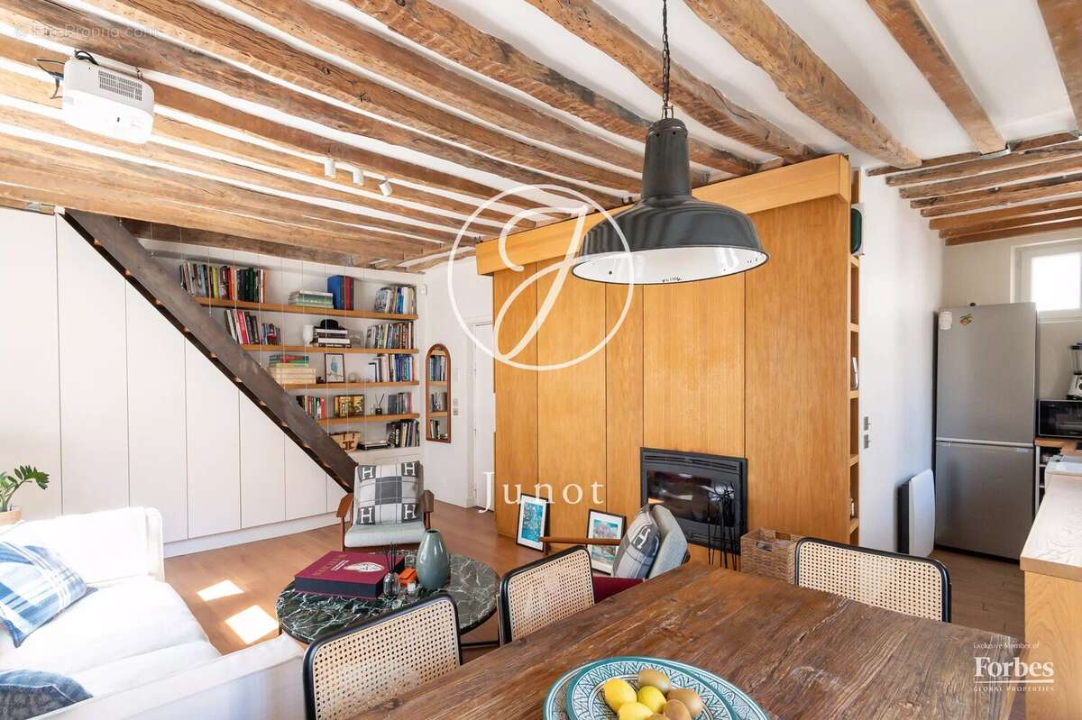 Paris 18e - MONTMARTRE - Duplex - 54,11m² Carrez - 2 pièces - Exposition sud-ouest - Jardin - photo 3