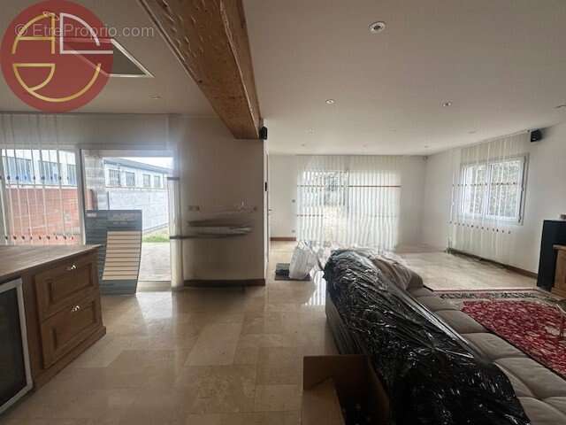 Commerce à LESPINASSE