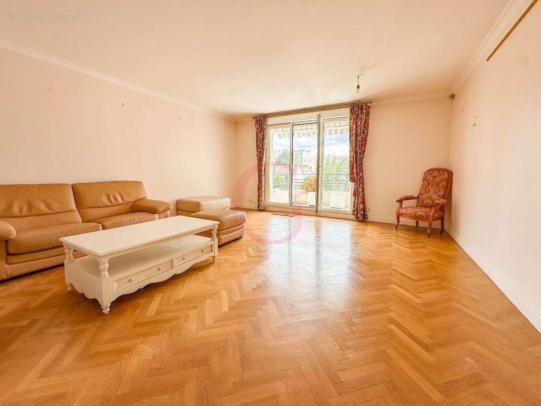 Appartement à BOURG-LA-REINE