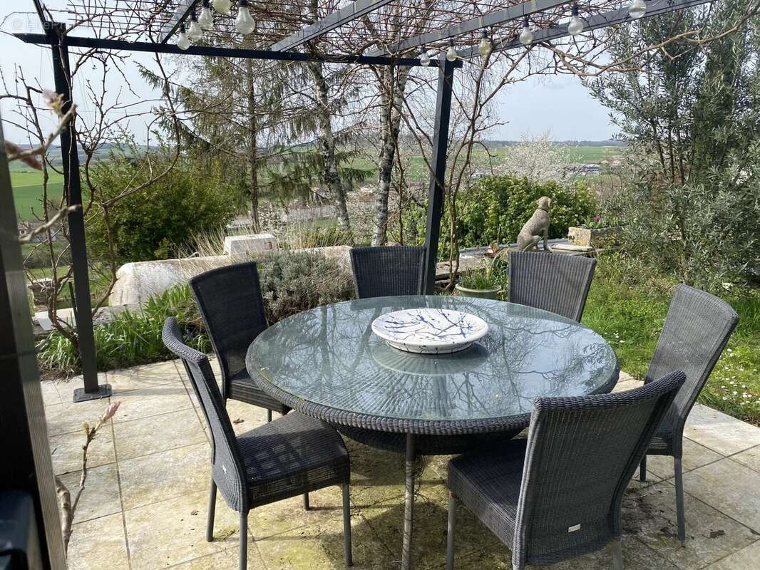 Maison à VILLEBOIS-LAVALETTE