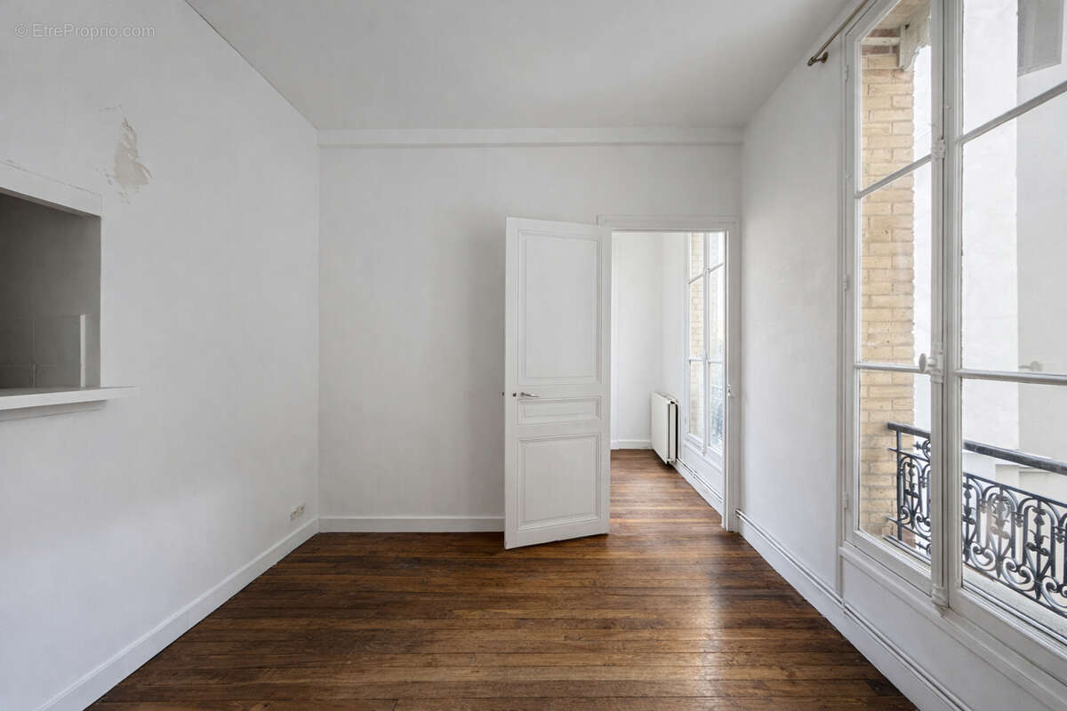 Appartement à PARIS-16E