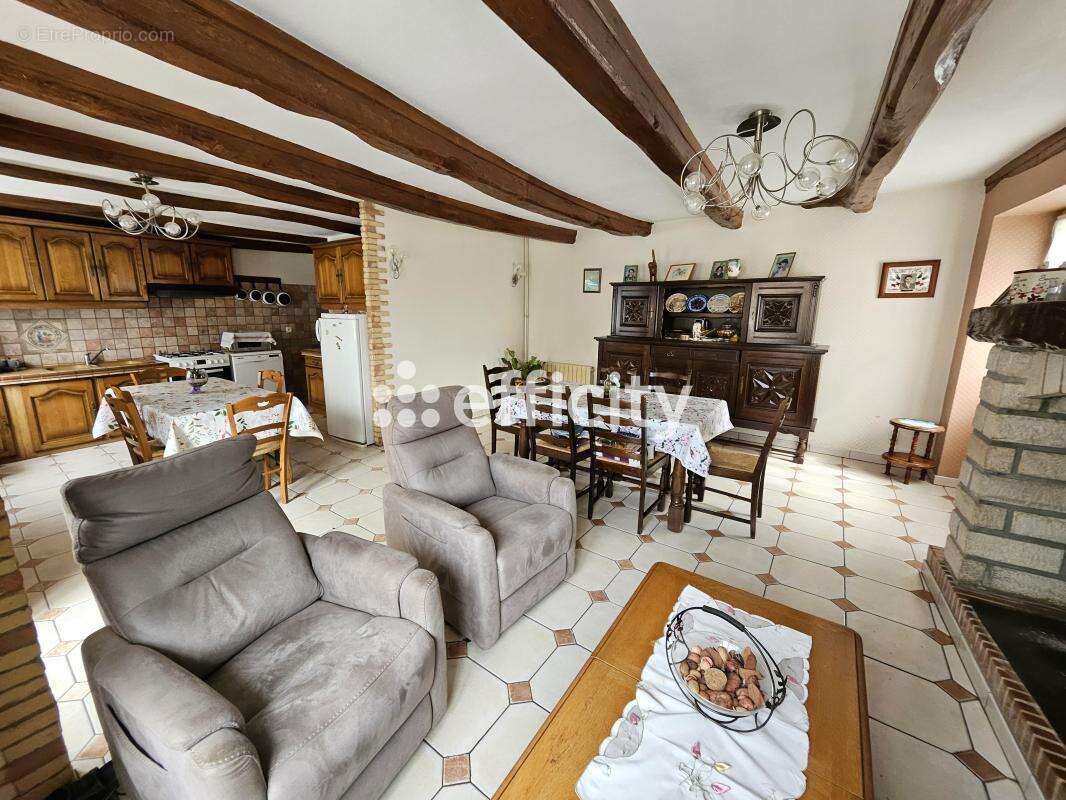 Maison à CHAMPNIERS