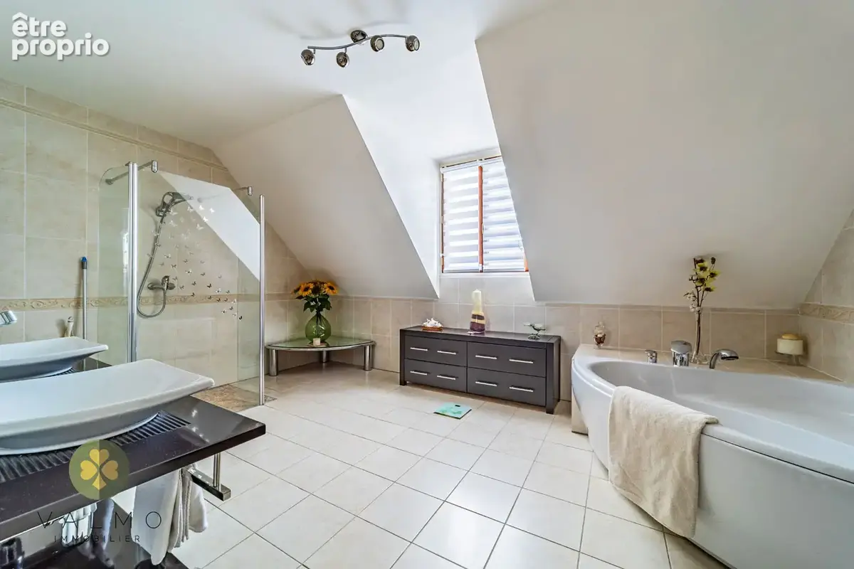 Maison 260 m2 avec piscine couverte - photo 22