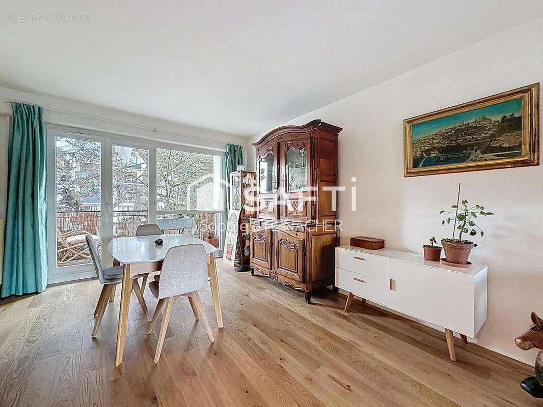 Photo 2 - Appartement à LOUVECIENNES