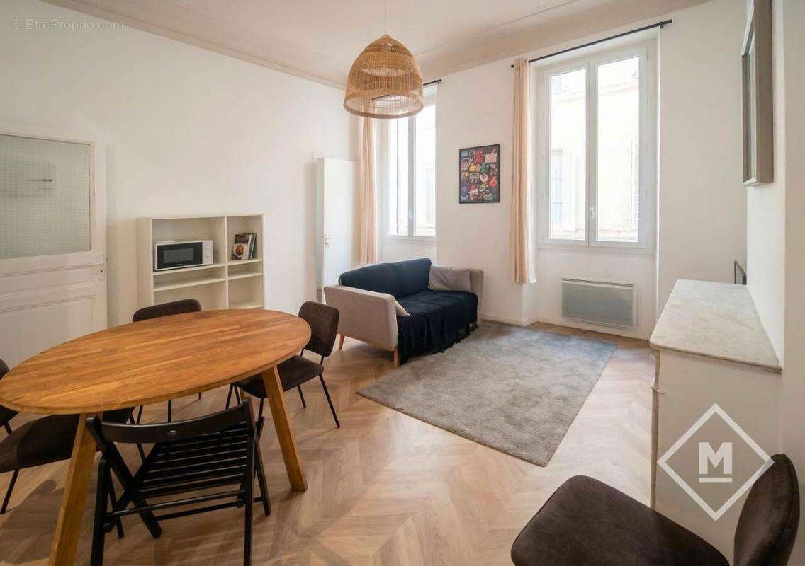 Appartement à MARSEILLE-2E