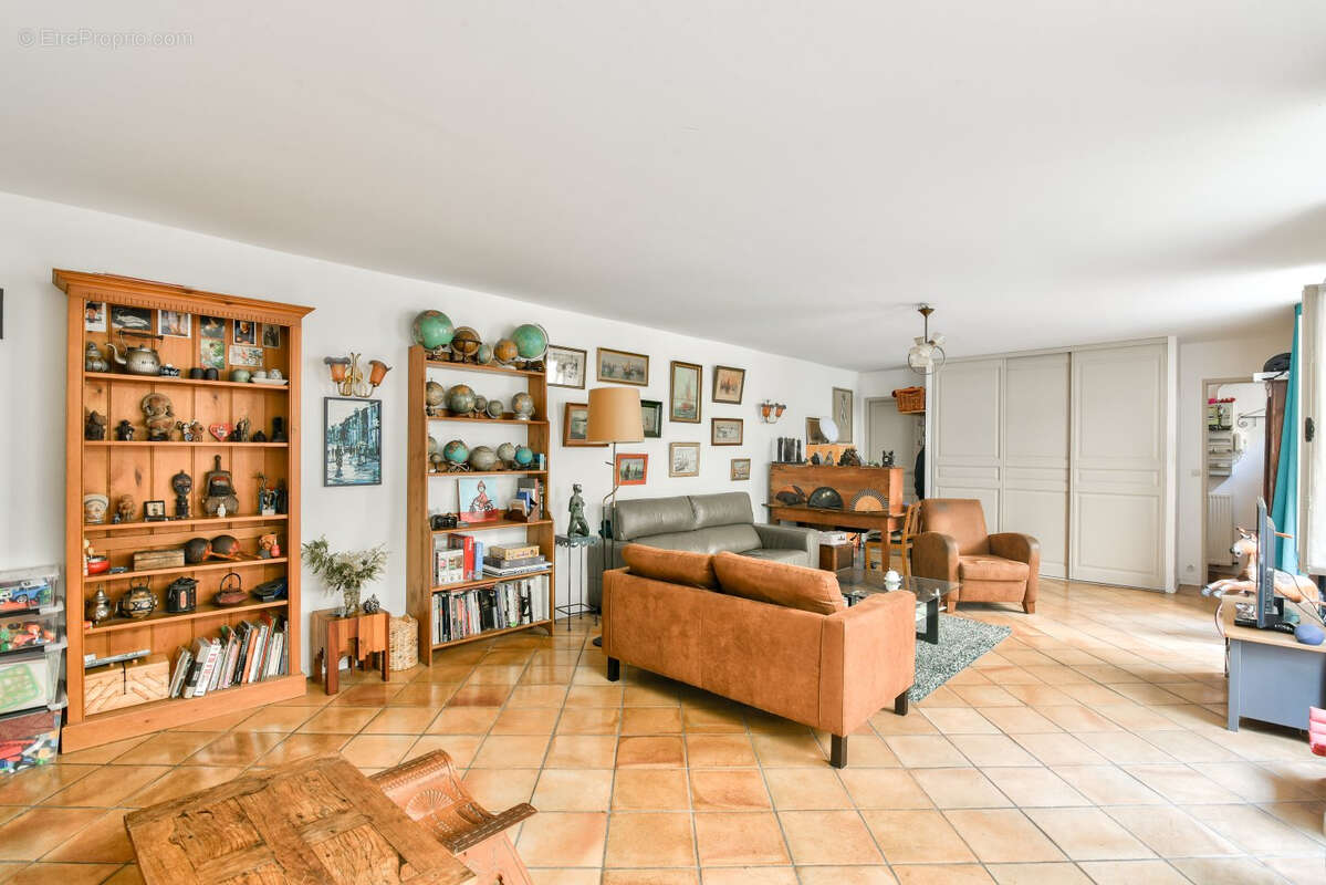 Maison à PARIS-19E