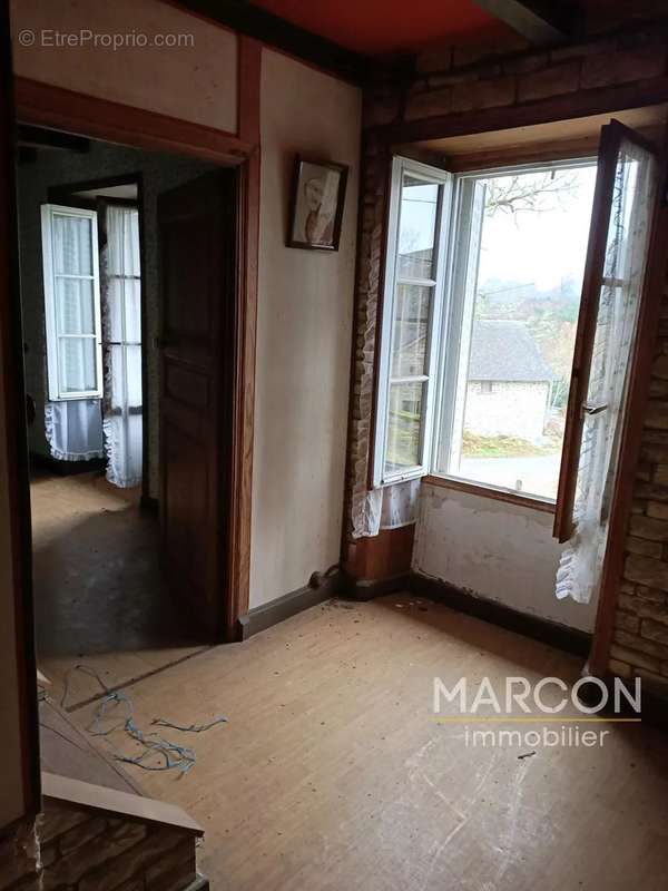 Maison à SAINT-MERD-LA-BREUILLE