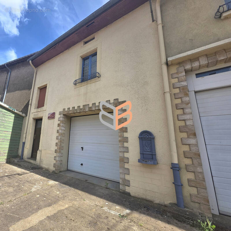 Maison à VILLE-AU-MONTOIS