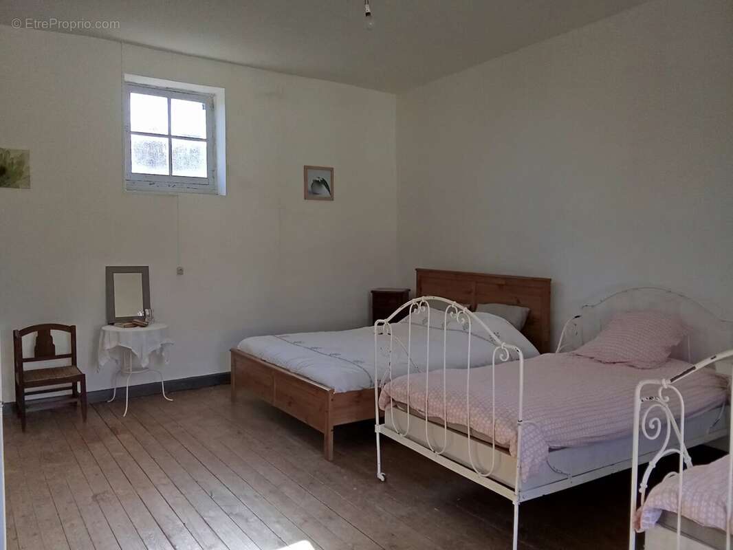 Maison à LUSSAC-LES-EGLISES