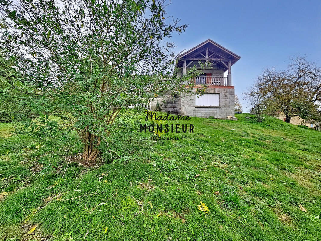 Maison à SAINT-MARCEL-BEL-ACCUEIL