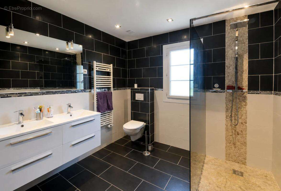 Maison de 5 pièces de 138 m² à La Croix-Blanche - photo 11
