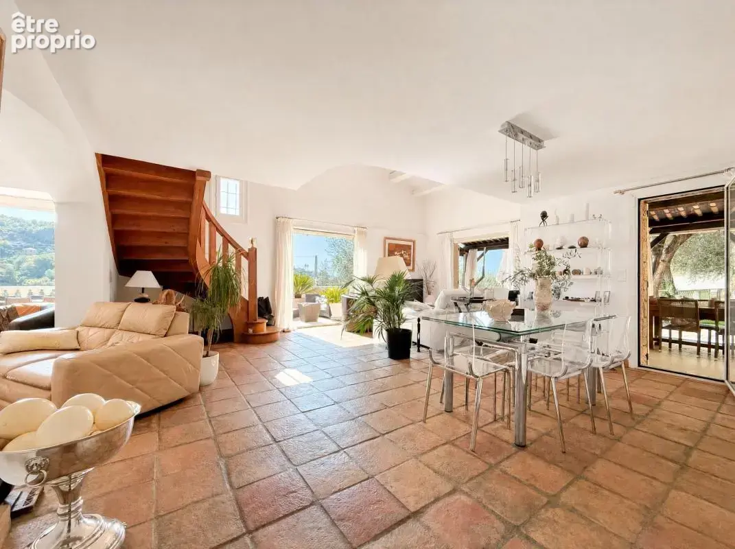 Maison 5 pièces sur les hauteurs de Nice à Vendre - photo 4
