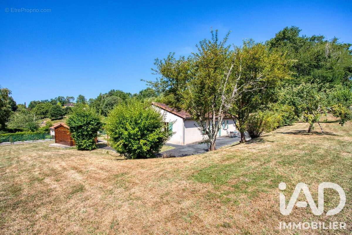 Maison 95 m² à Vitrac  - photo 2