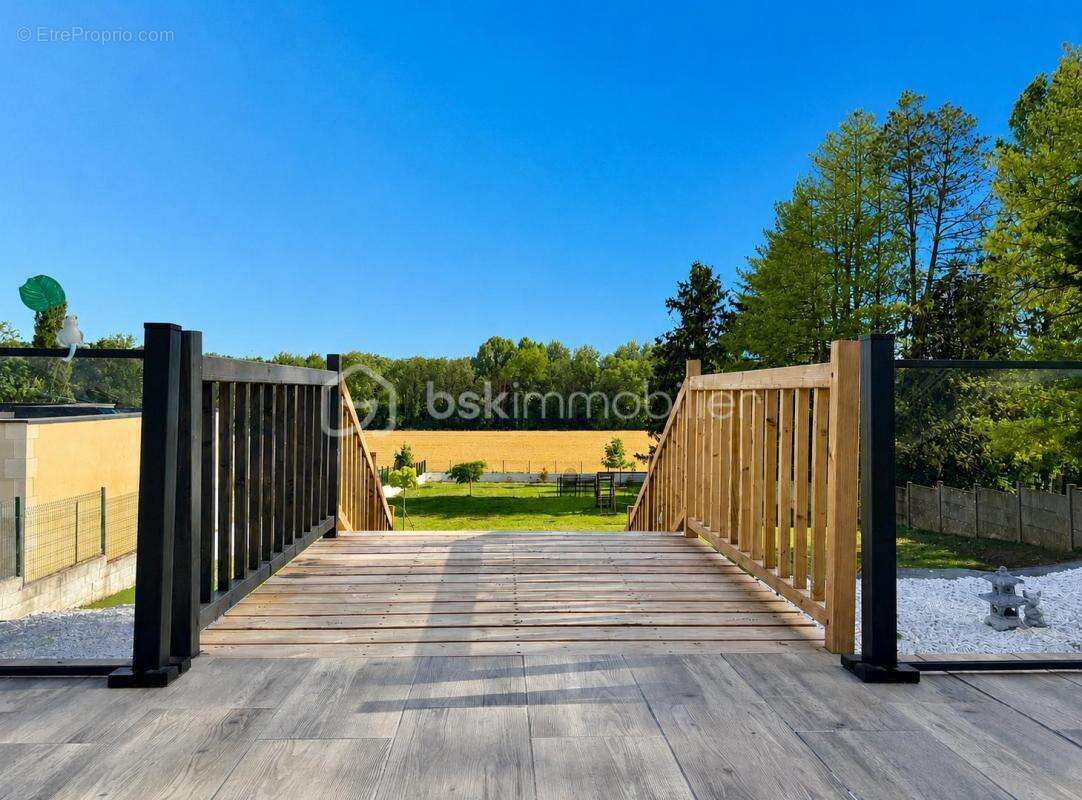 SUPERBE MAISON DE PLAIN-PIED DE 130 m² - 4 Chambres - Terrain 2 327 m² - DPE B - Sans Vis-à-Vis - Armentières-en-Brie - photo 7