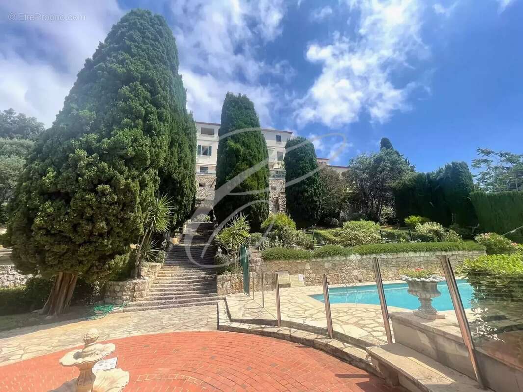 Appartement à ROQUEBRUNE-CAP-MARTIN