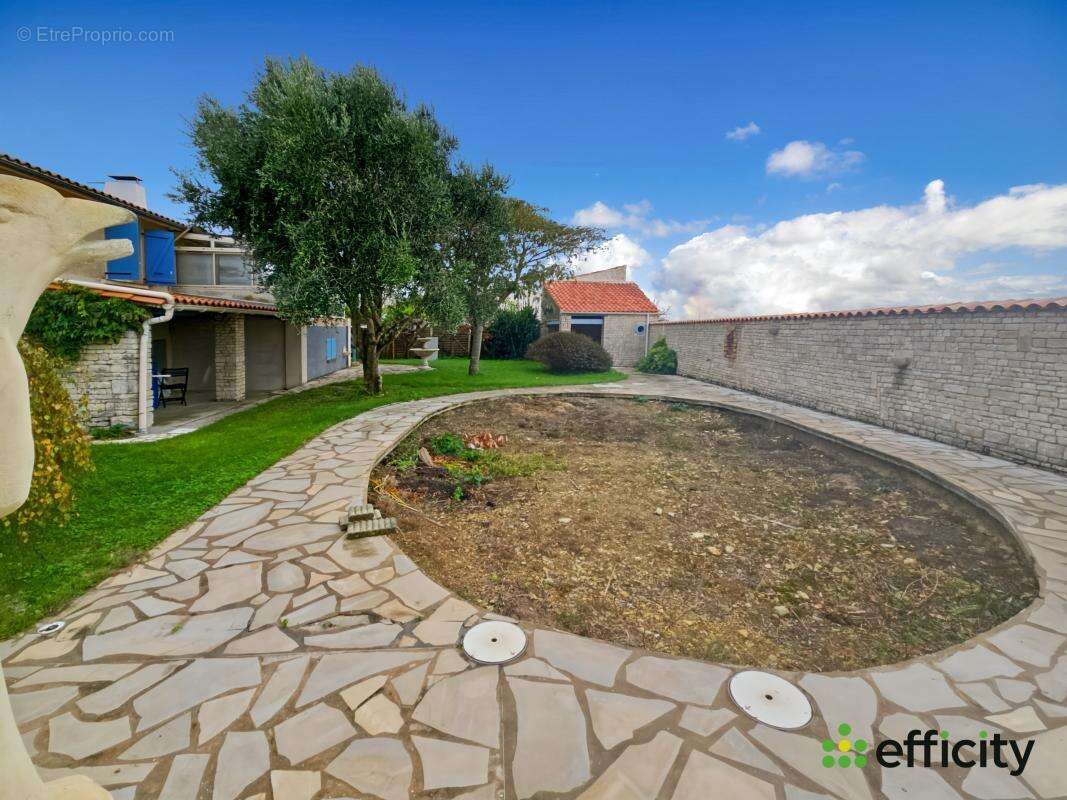 Maison à SAINTE-SOULLE