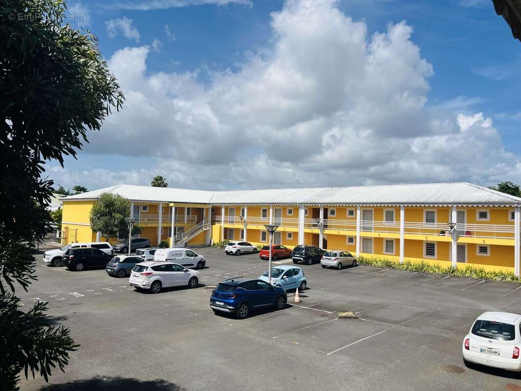 Appartement à BAIE-MAHAULT