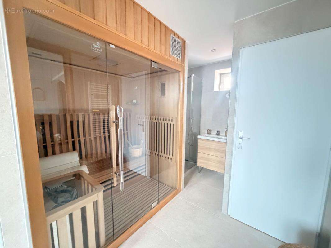 Propriété avec 2 maisons, local commercial loué et dépendance – Fort potentiel MONTATAIRE (60) - photo 18