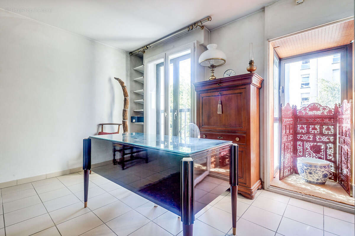 Appartement à PARIS-20E