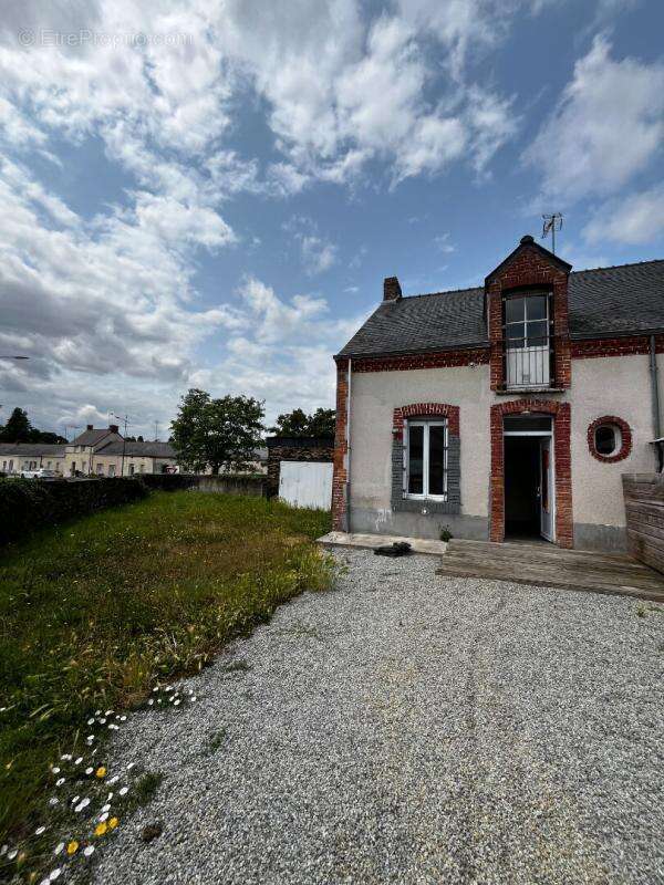 Maison à RENAZE