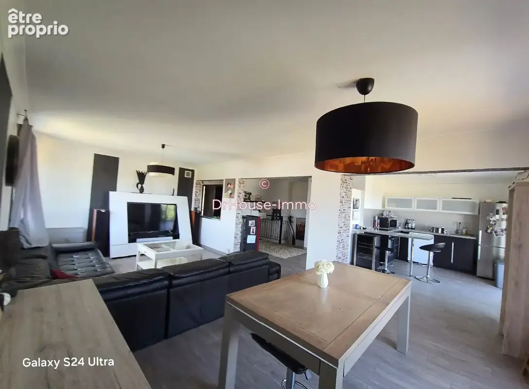 Maison 6 pièces 146 m² à vendre à Le Chambon-Feugerolles (42500) - photo 18
