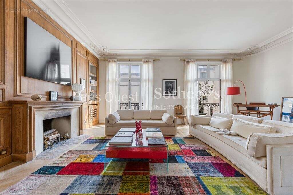 Appartement à PARIS-8E