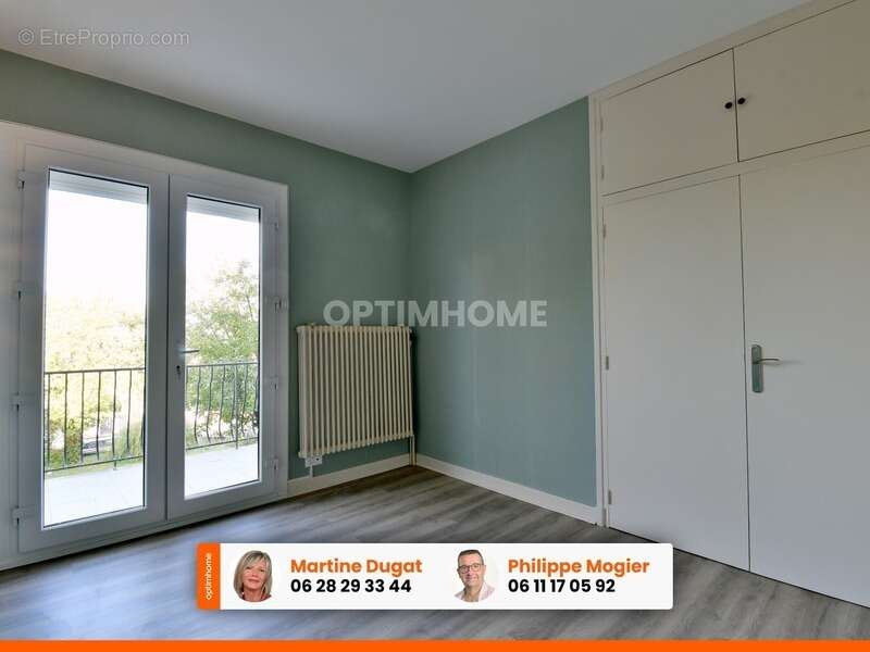 Maison à CREUZIER-LE-VIEUX