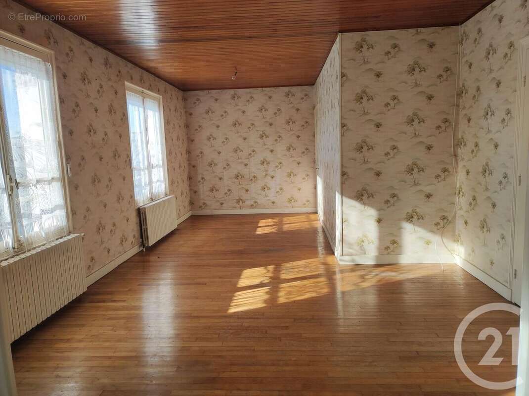 Maison à DAMPIERRE-SOUS-BOUHY