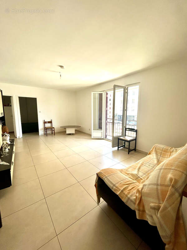 Vente en exclusivite t2 55 m2 avec grenier secteur candia - photo 2