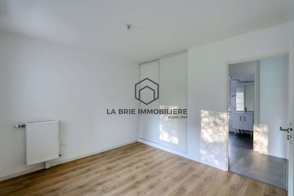 Appartement à RUBELLES