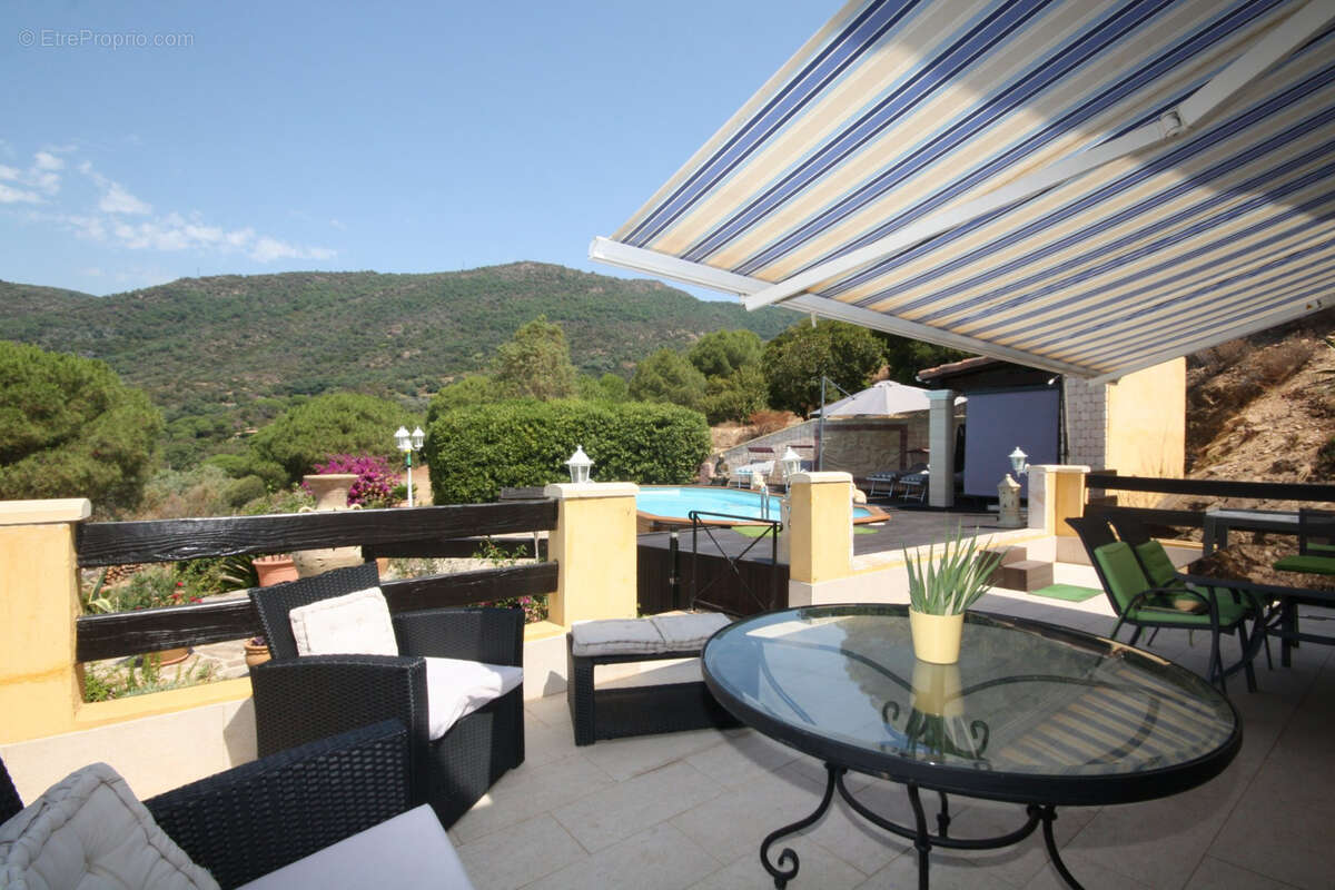 Villa récente à CAVALIERE - photo 10