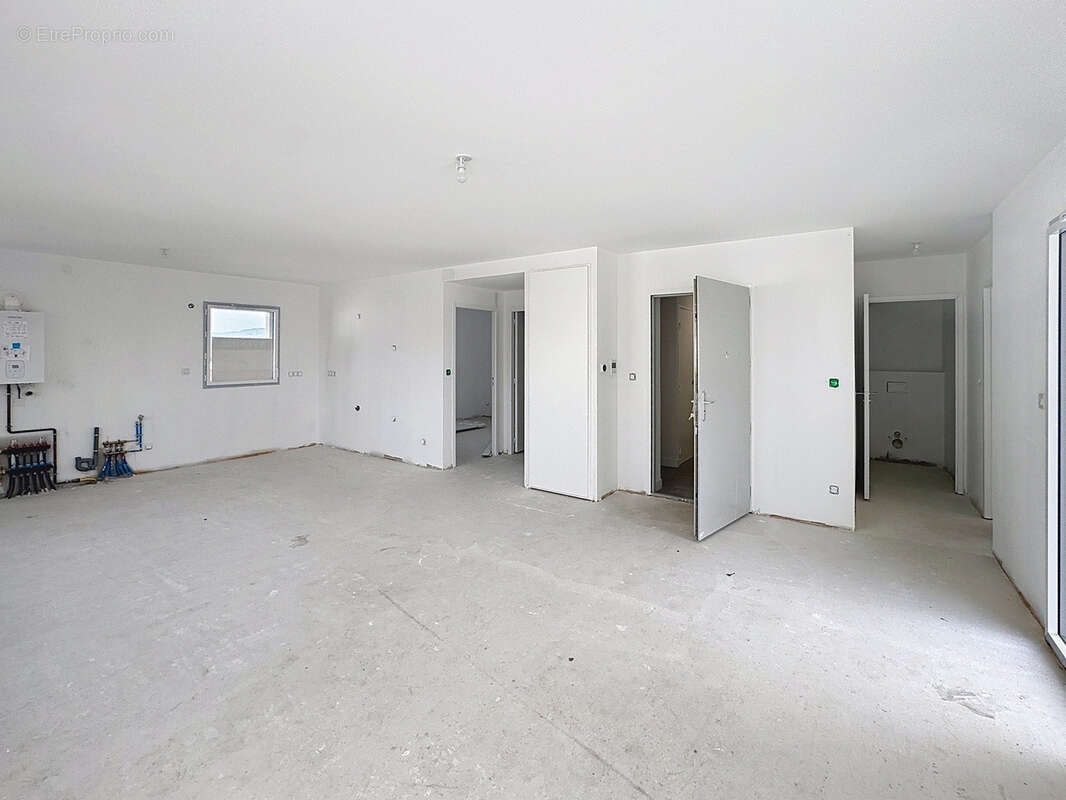 Appartement à VEAUCHE