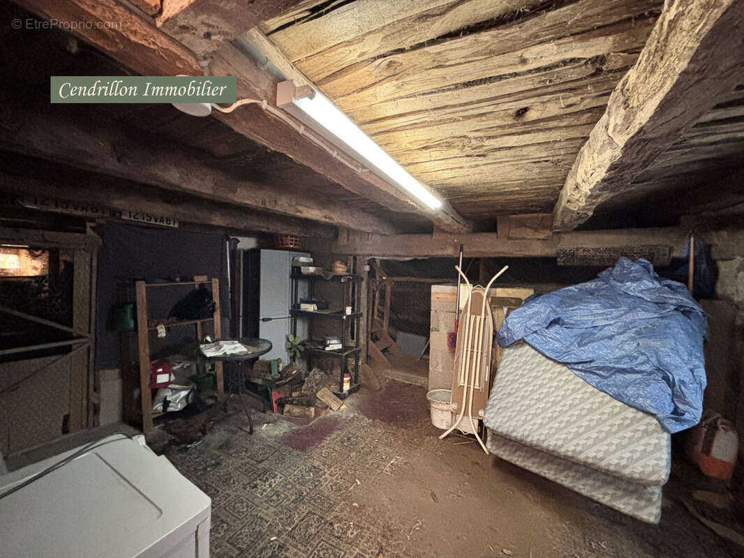 Maison en pierres, 80m2, deux chambres, grand jardin et dépendance. - photo 18