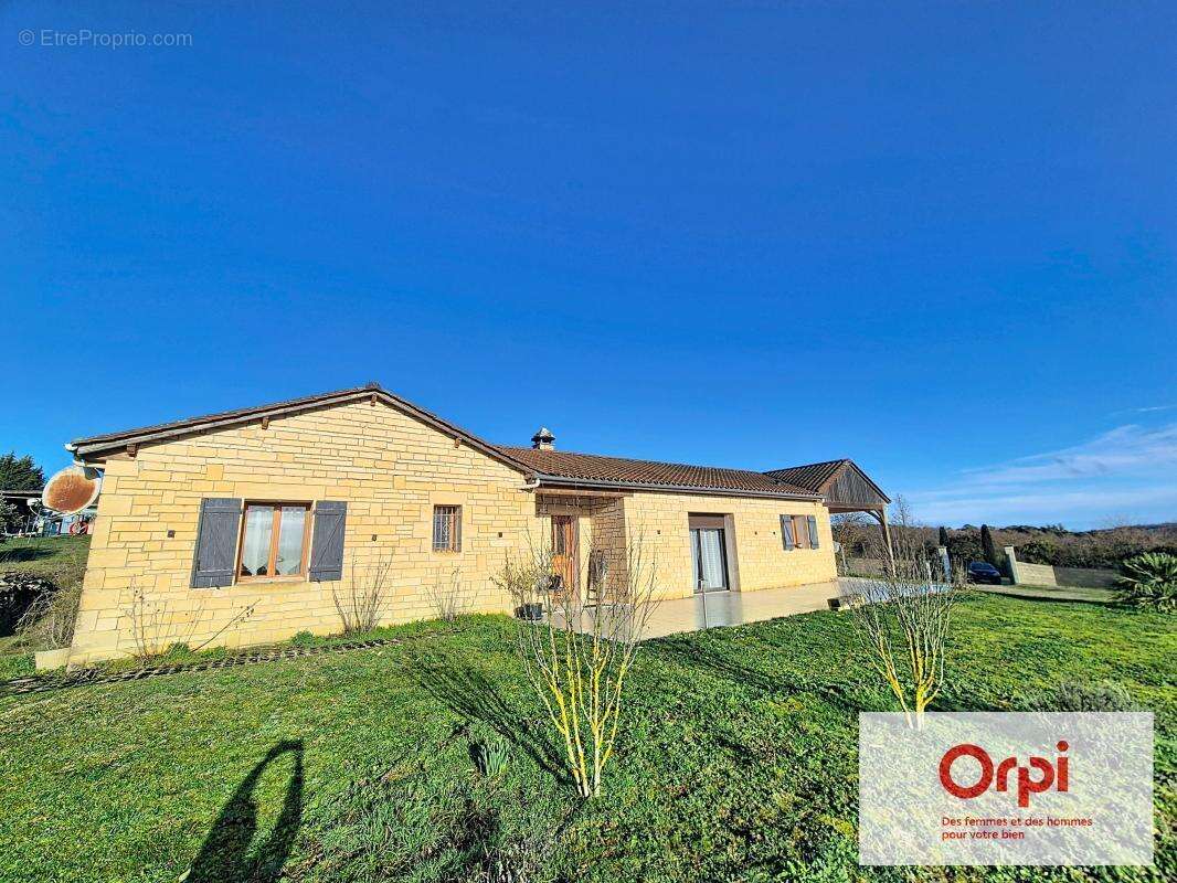 Maison à SAINT-GENIES