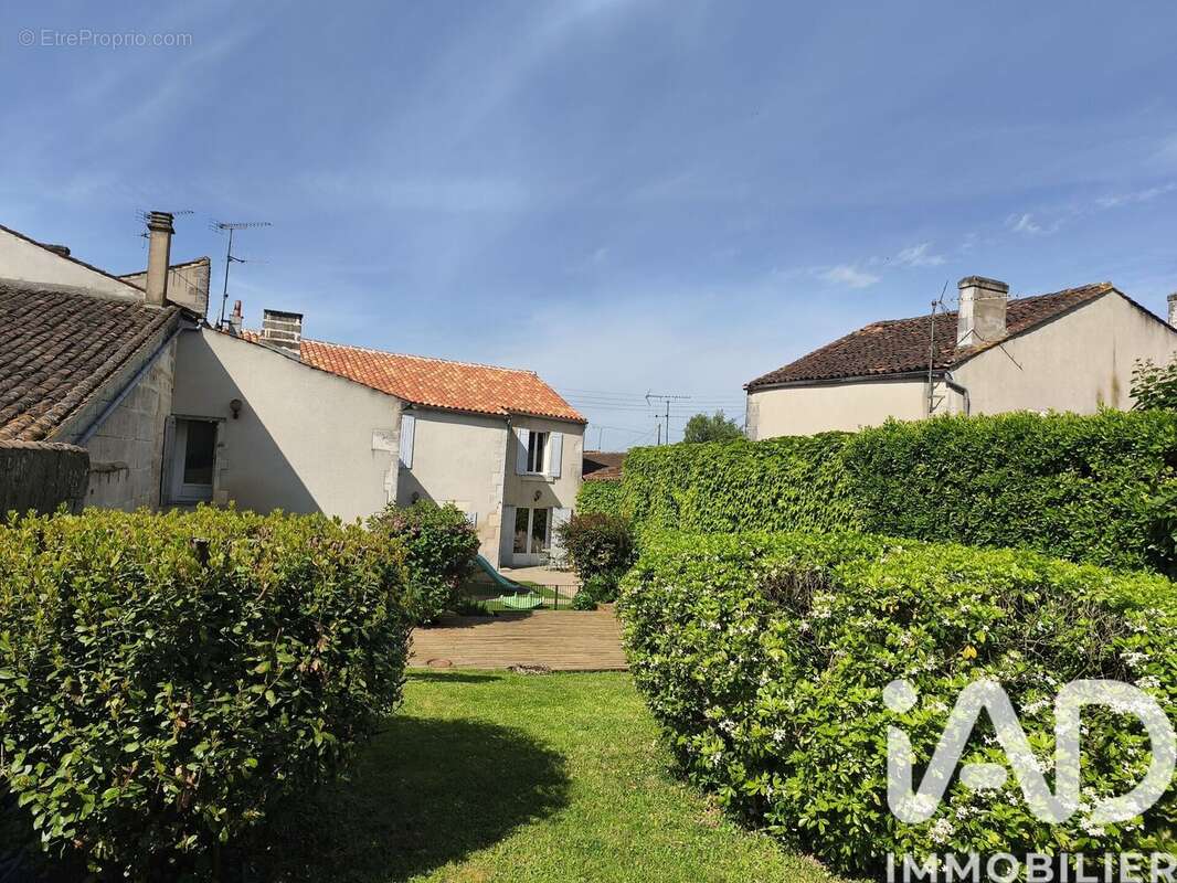 Photo 5 - Maison à CHATEAUBERNARD