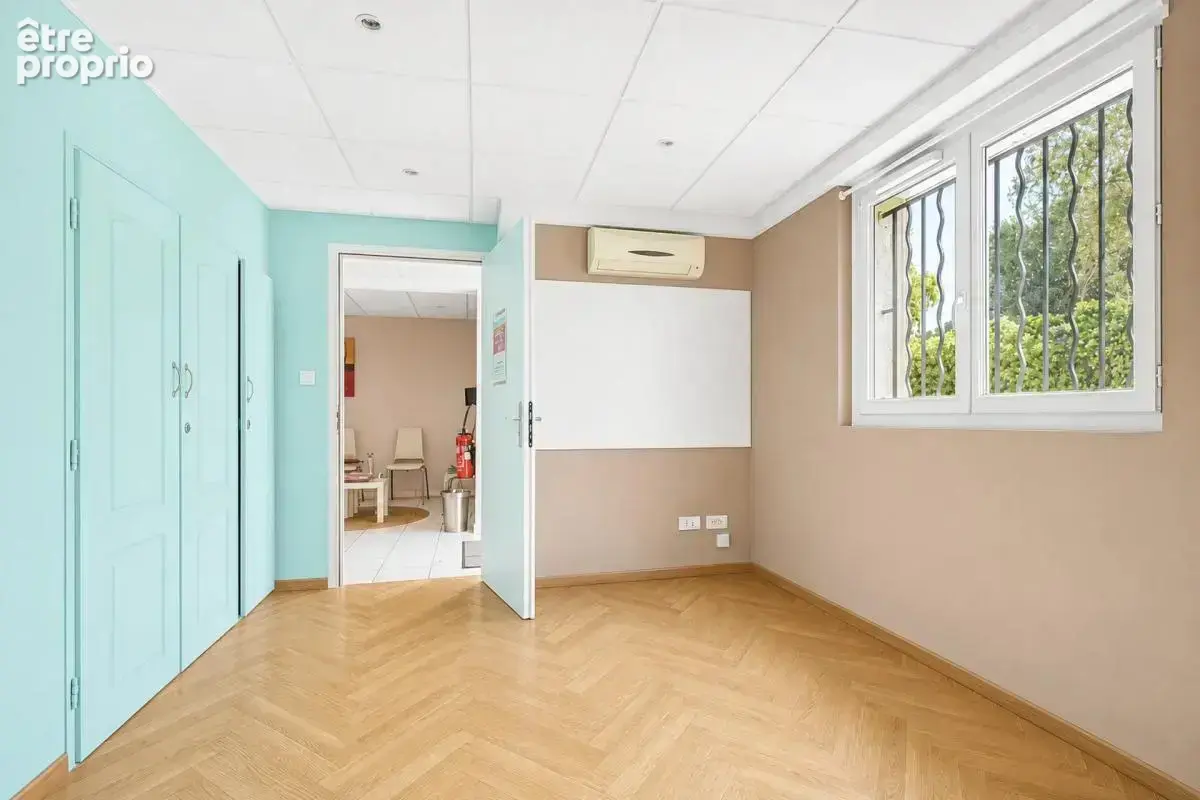 Maison de 9 pièces de 246 m² à Velaux - photo 18