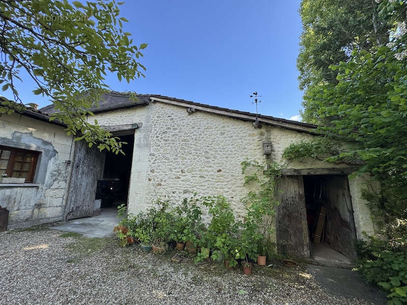 Maison à RIOUX-MARTIN